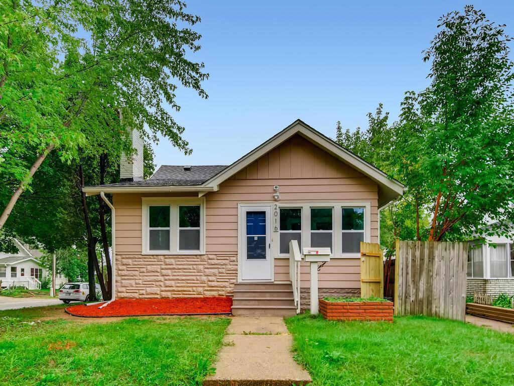 2016 Stillwater Avenue East - Photo 2 of 17