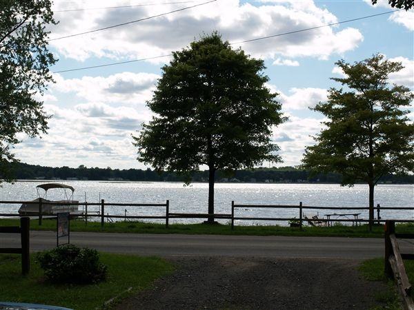 572 Gilletts Lake Rd - Photo 2 of 12