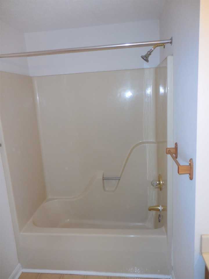 988 Phillips Pl #1 - Photo 3 of 21