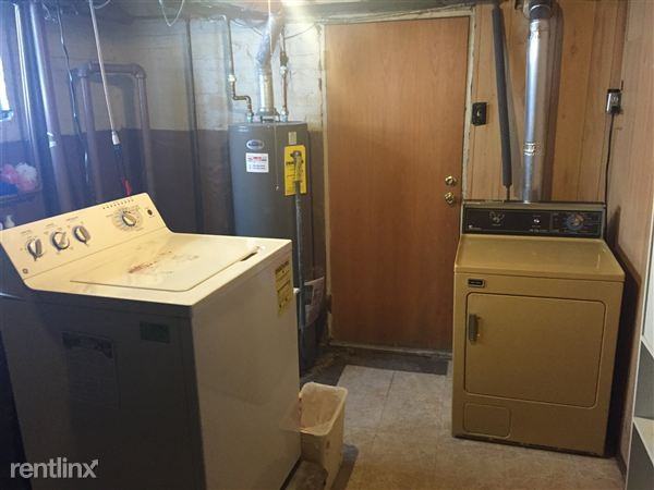 9208 S Sawyer Ave - Photo 3 of 10