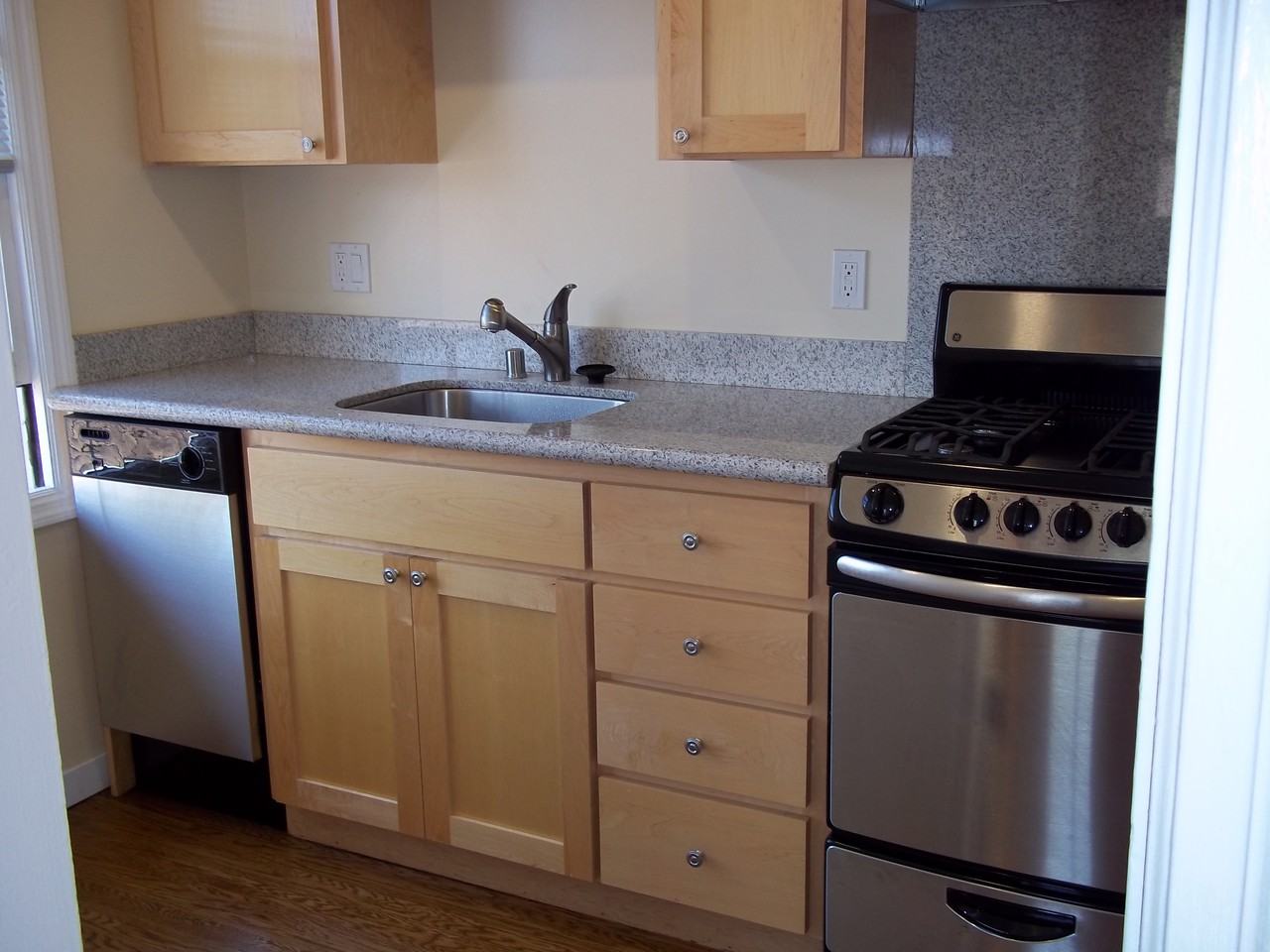 15 Howard Avenue - Photo 5 of 9