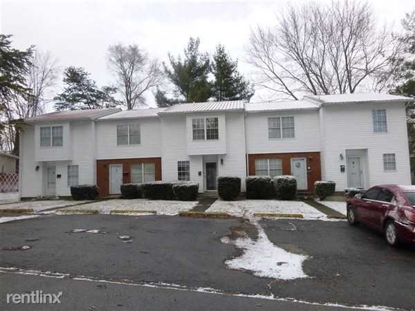 Premier Townhouse - Photo 3 of 10