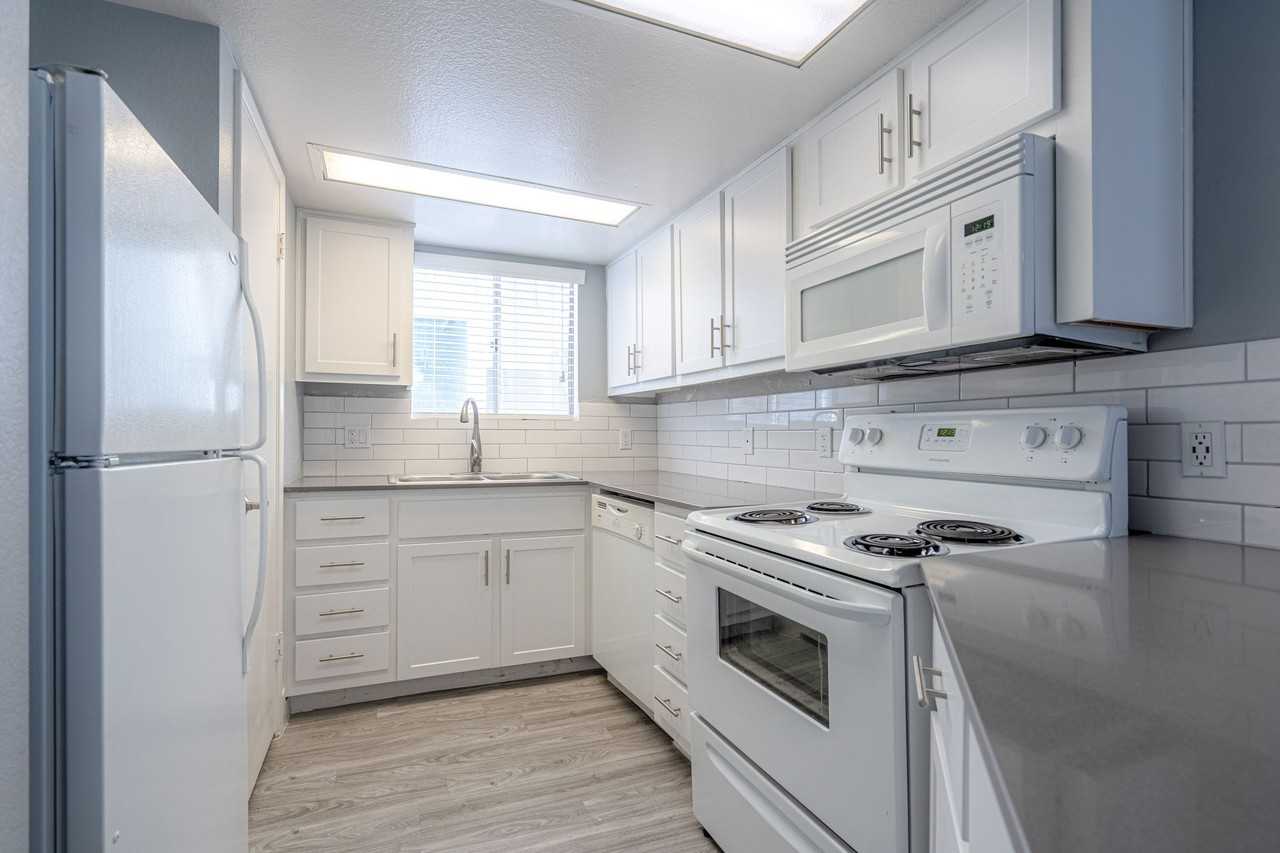 The Perry - Photo 3 of 50