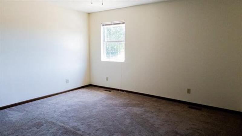 94 Boncarbo Ln - Photo 3 of 4