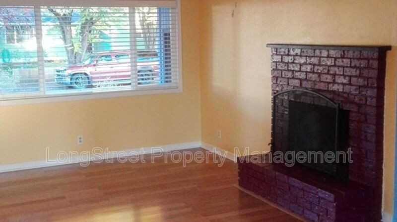 2872 Se Linda St - Photo 4 of 13