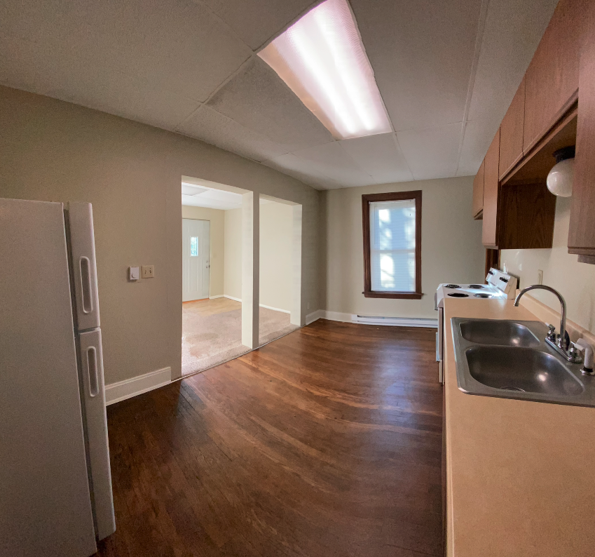 1110 College St N #2