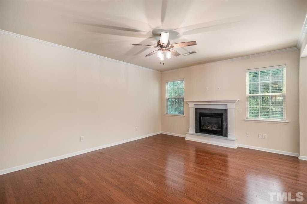 2033 Longmont Dr #1 - Photo 5 of 23
