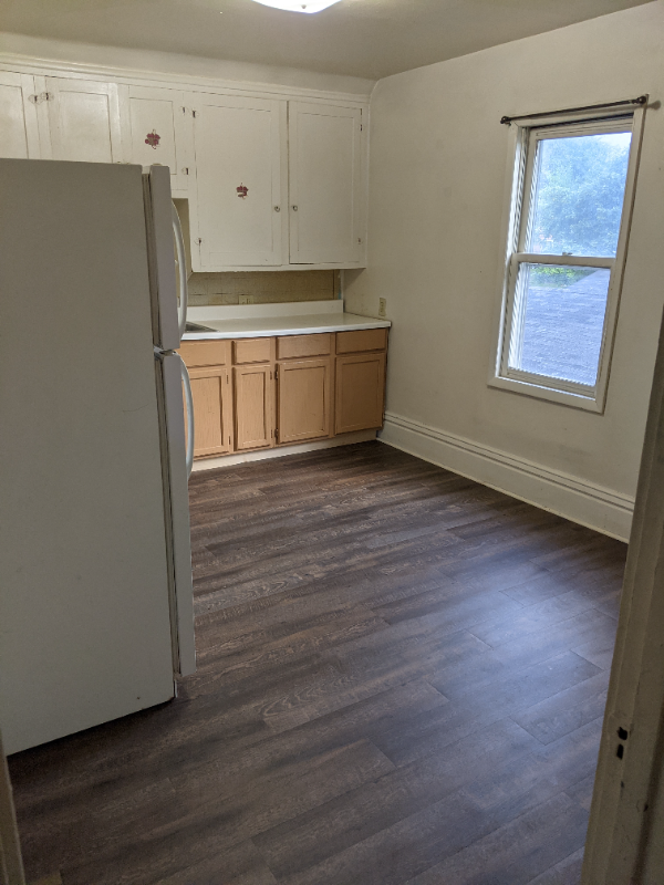 746 1/2 Hackett St - Photo 4 of 16