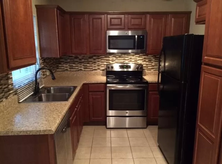 2955 Nw 48th St - Photo 7 of 12