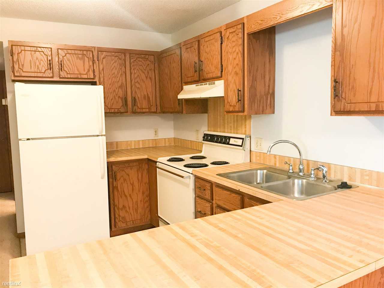 Regency Apartments - Photo 3 of 11