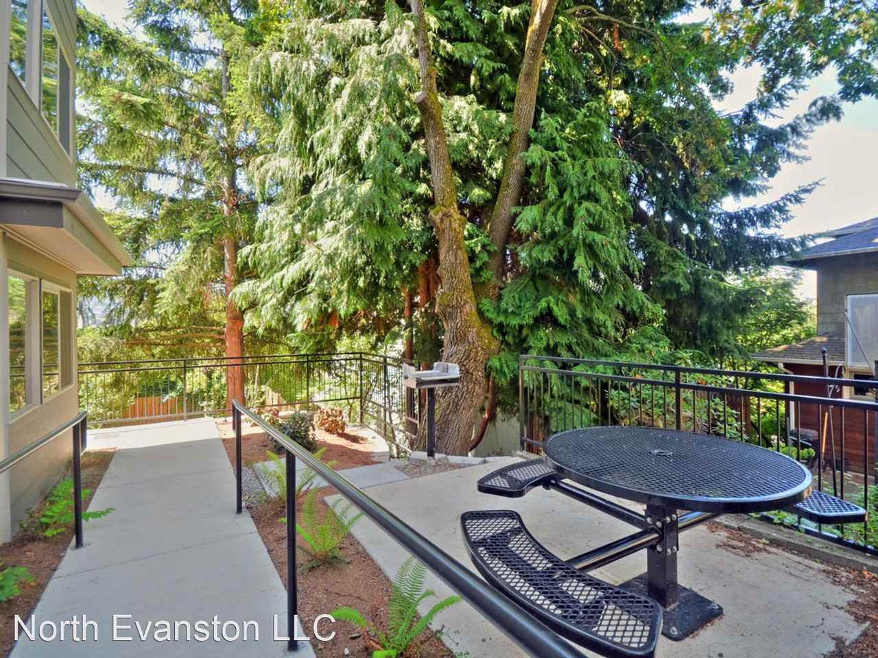 3835 Evanston Ave N - Photo 3 of 9