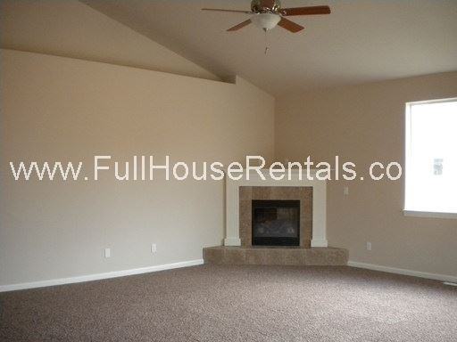 1102 Breckenridge Dr - Photo 2 of 8
