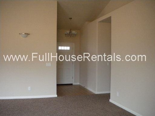 1102 Breckenridge Dr - Photo 3 of 8