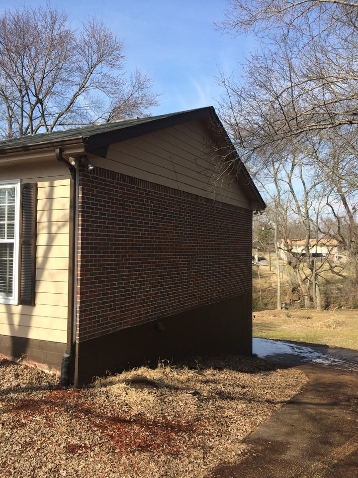 4864 Shoshone Dr - Photo 3 of 15