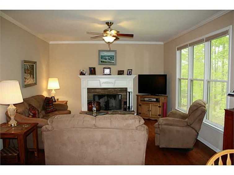 305 Oakwind Way - Photo 3 of 4