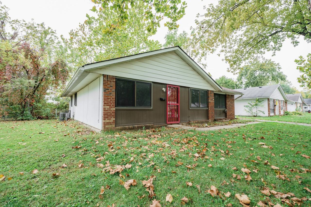 9413 Rochelle Dr - Photo 3 of 17