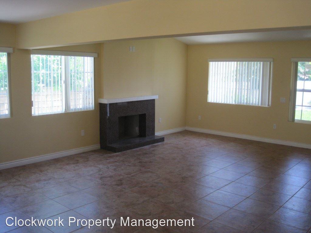 2751 E Maria Ct - Photo 3 of 12