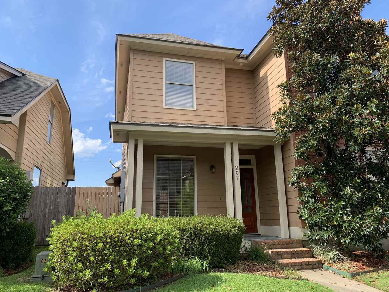207 Harbor Bend Blvd - Photo 2 of 22