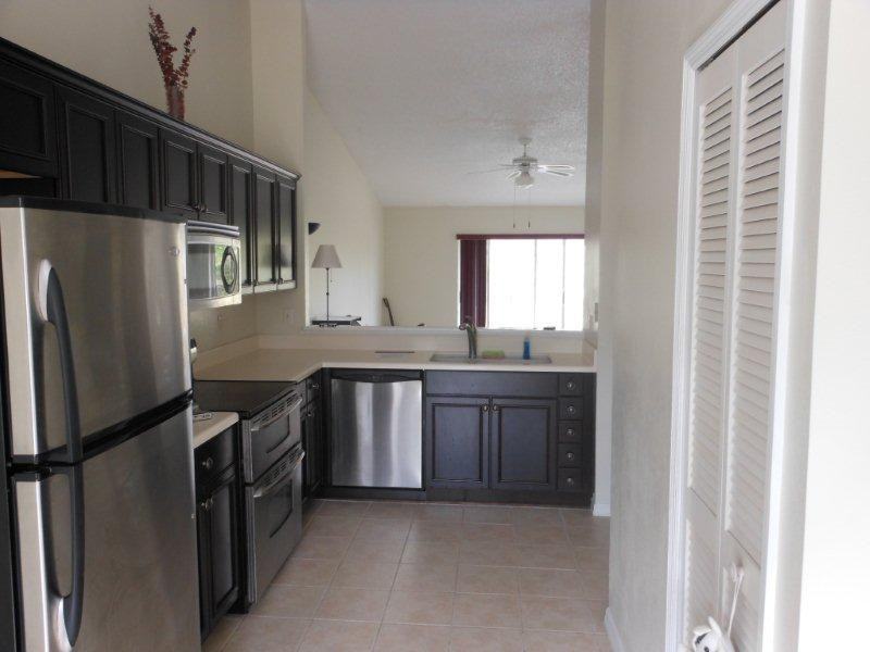 8860 Parliament Ct - Photo 3 of 11