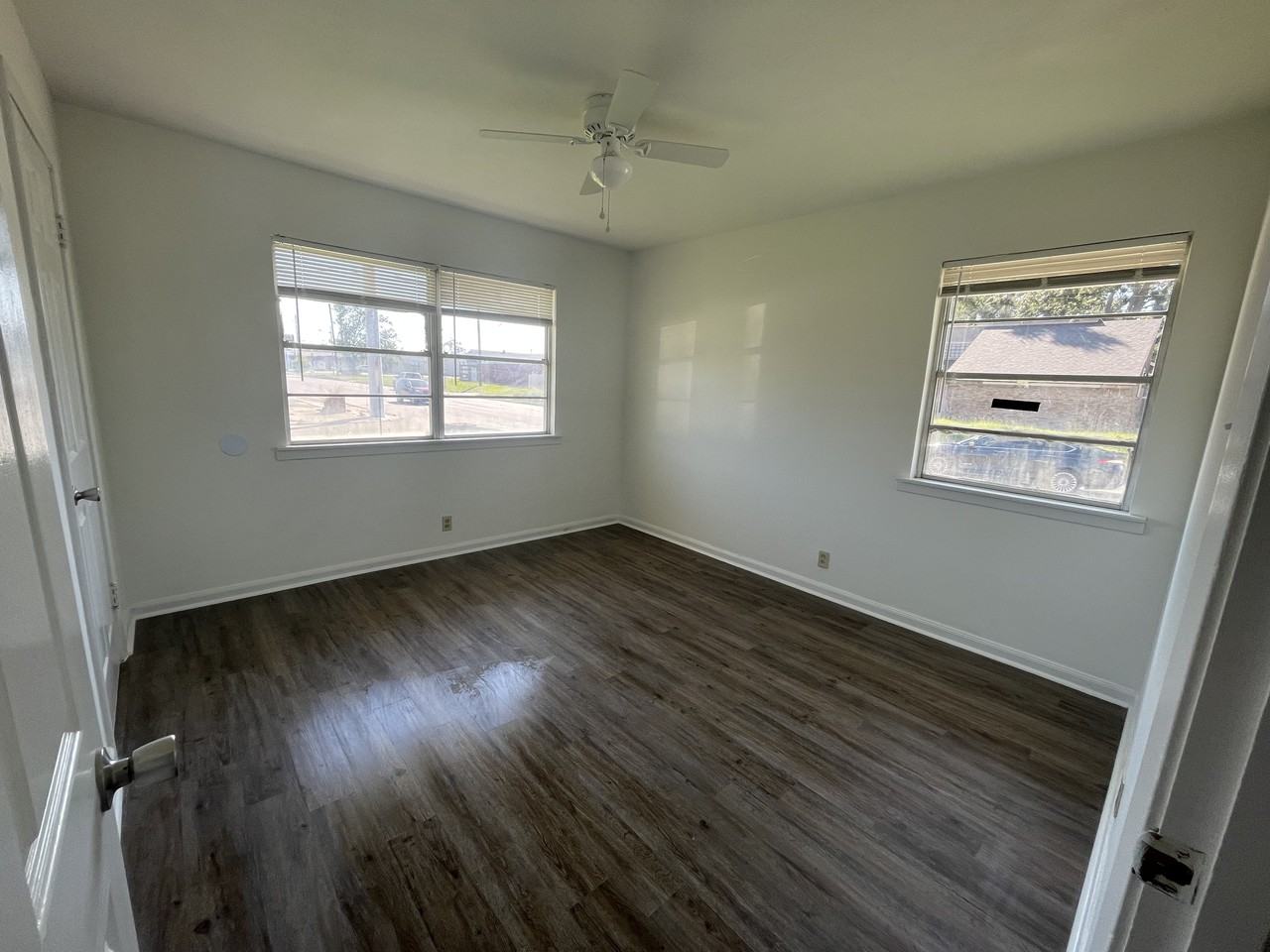 1101 Sunset Dr - Photo 3 of 8