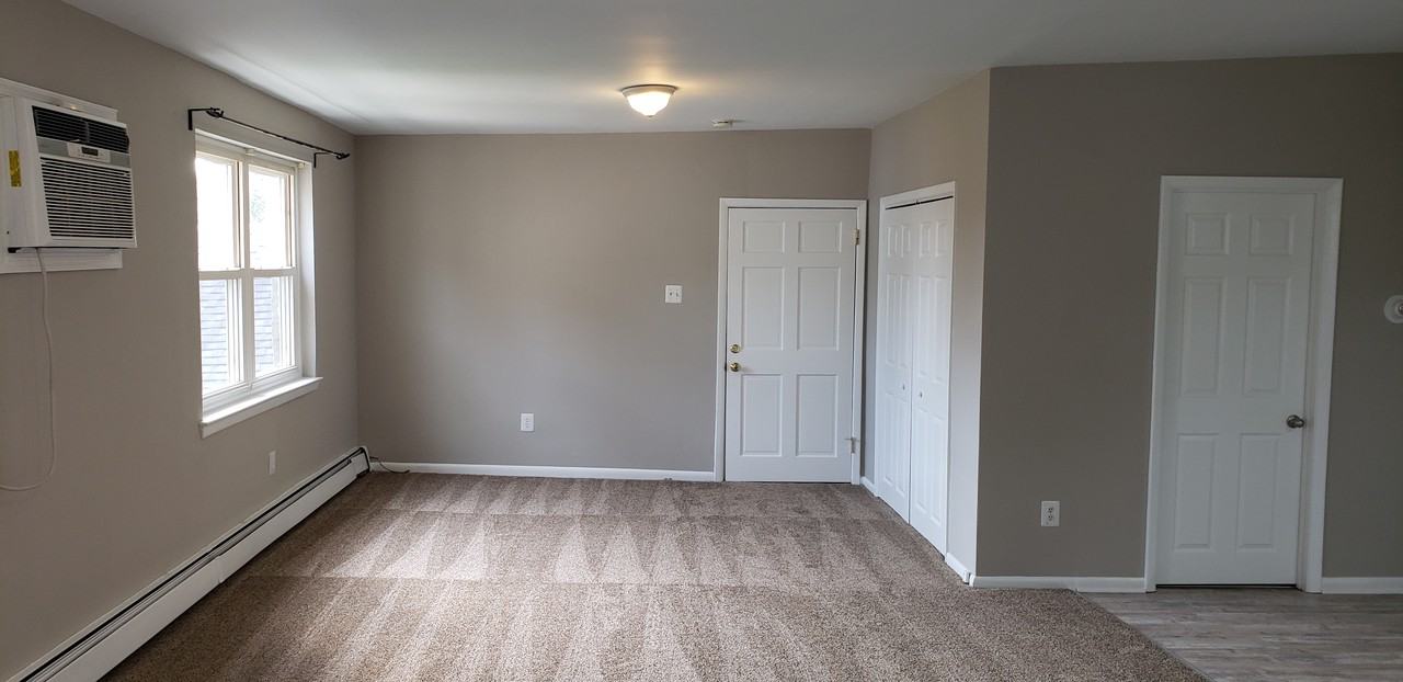 1007 Fairview Rd - Photo 2 of 5