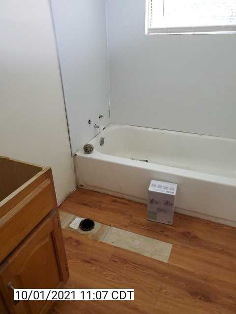 240 Shelby Dr - Photo 2 of 7