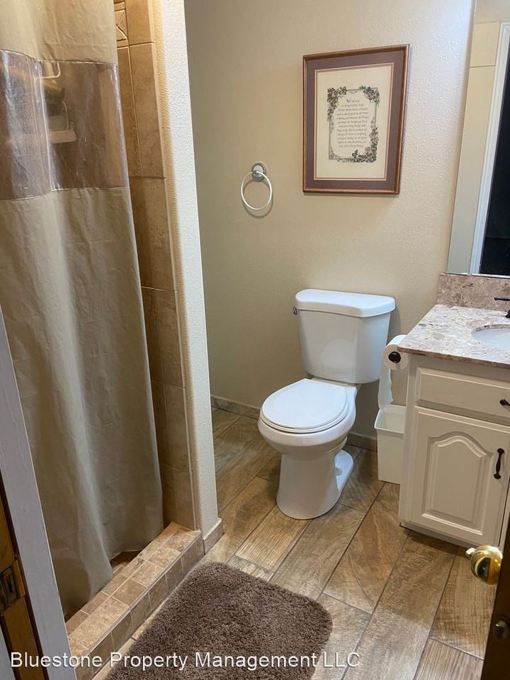 691 N 600 E - Photo 3 of 26