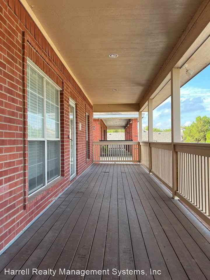 1909 S 14th St #B - Photo 2 of 12