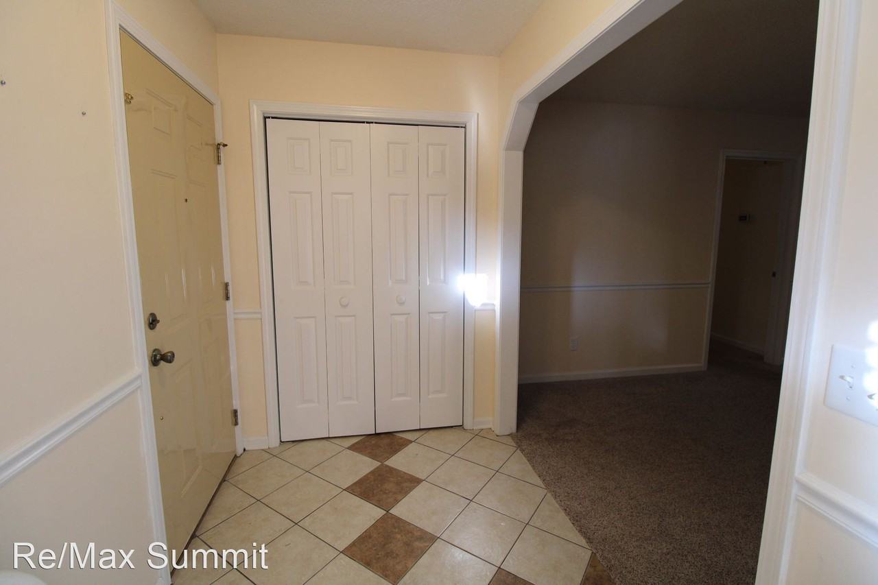 450 Derek Dr - Photo 2 of 25