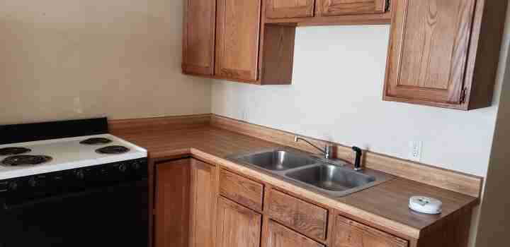 Lee Apartments - Photo 2 of 3