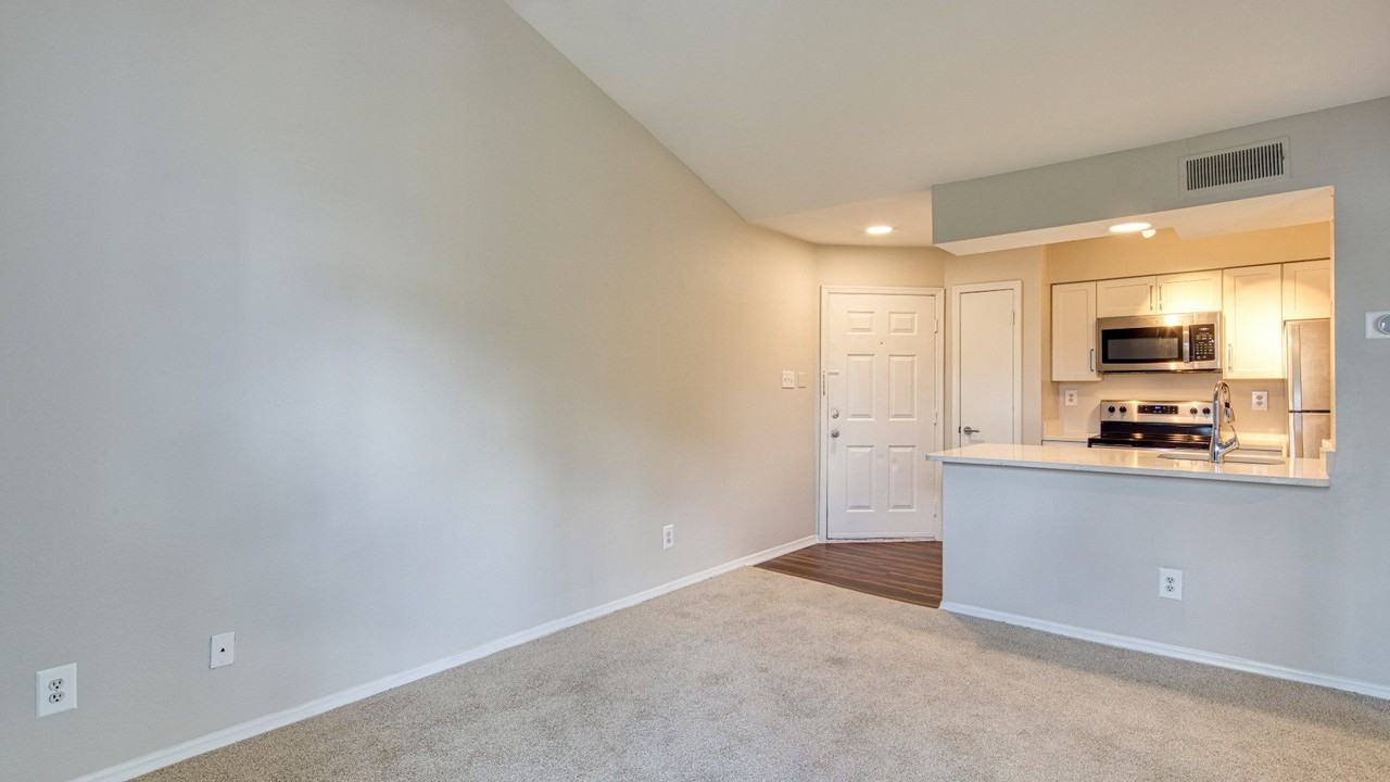 The Crest on Hampton Hollow - Photo 7 of 58