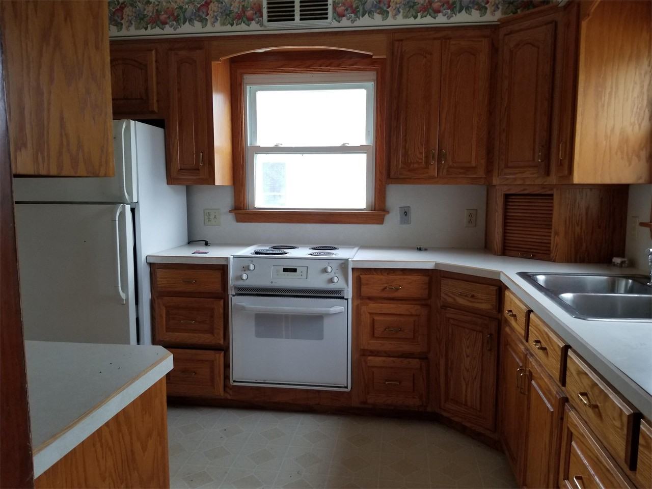 711 E 5th St #1 - Photo 6 of 11