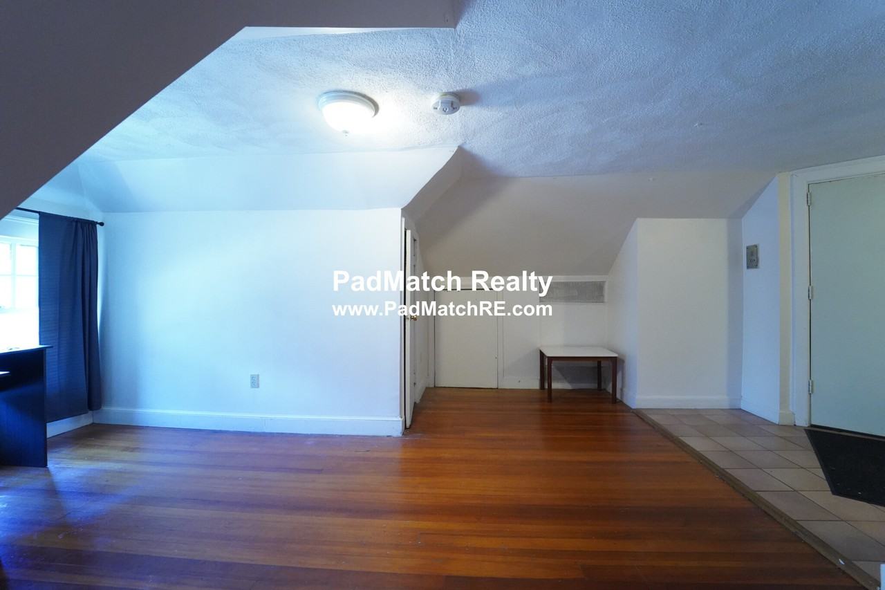 163 Strathmore Rd #5 - Photo 2 of 10