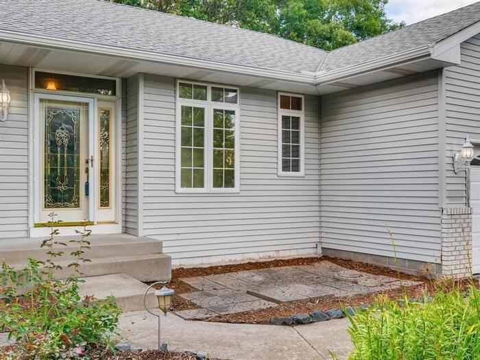 13998 Norway St Nw - Photo 2 of 33