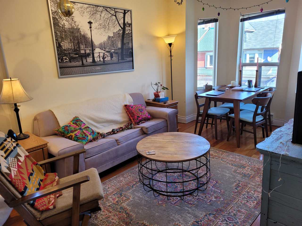 294 Clinton Street Apartments 294 Clinton St, Toronto, ON M6G 2Y6