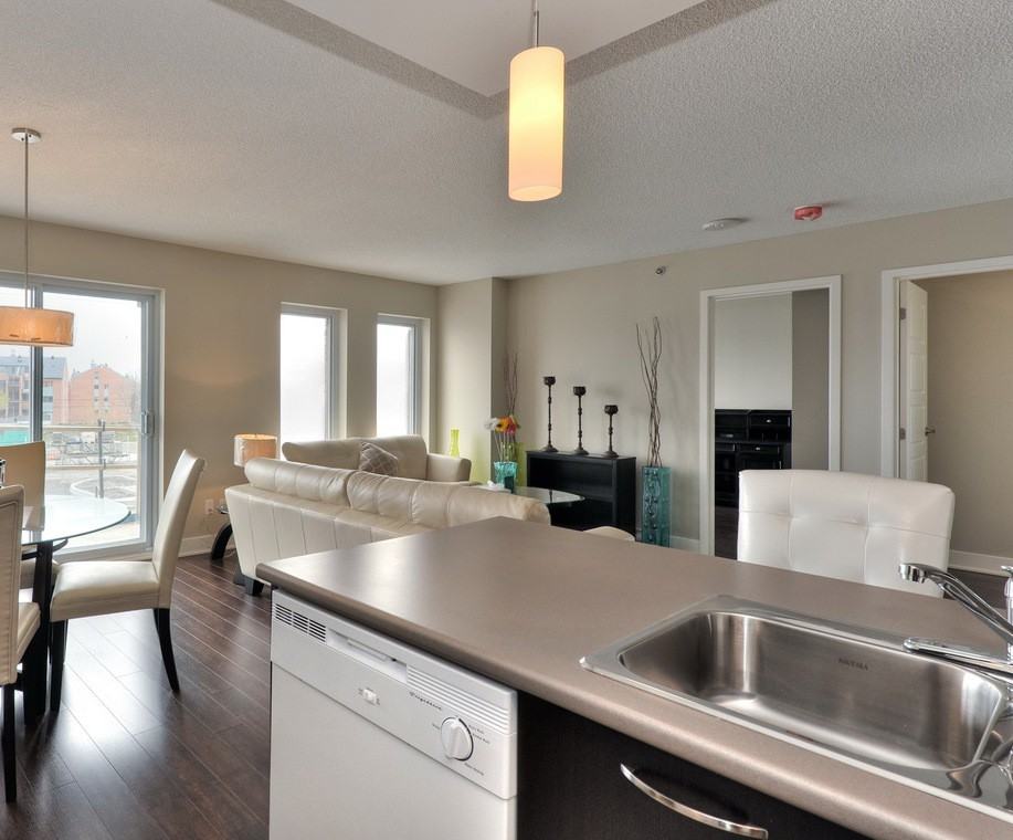 603 Rue Robert-Élie - Photo 3 of 13