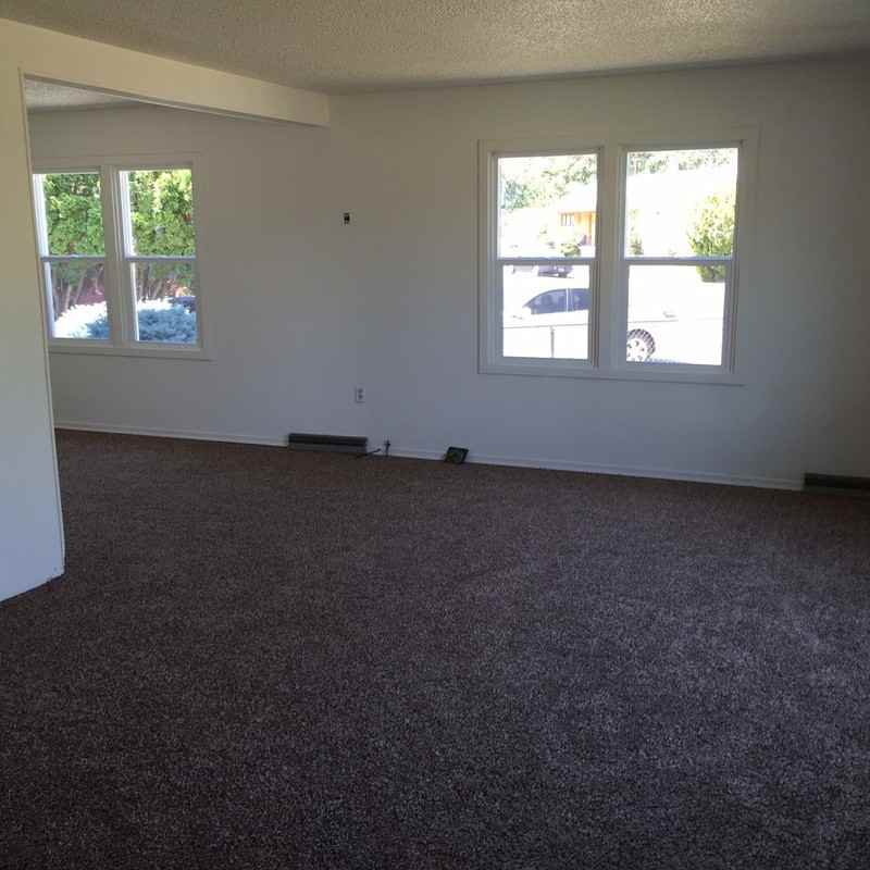 1347 Thayer Dr - Photo 2 of 9