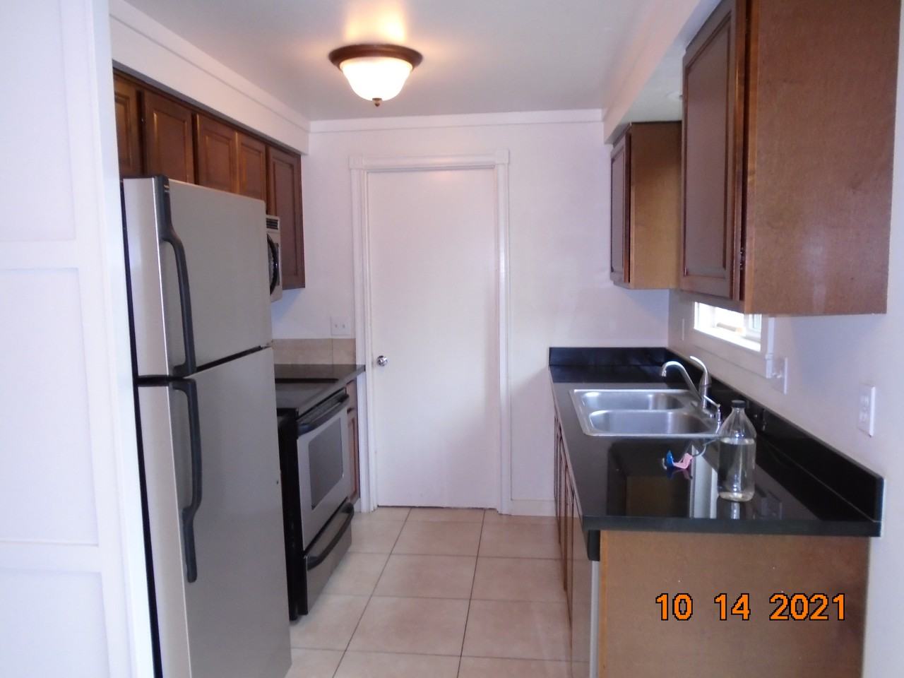 1270 E Santiam St #1270 - Photo 5 of 22