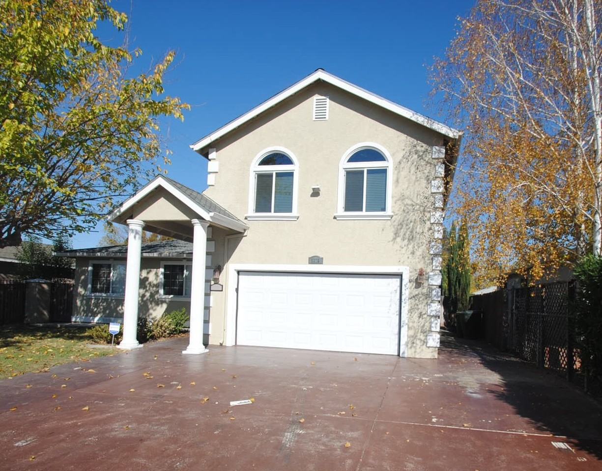 6228 Providence Way - Photo 2 of 12