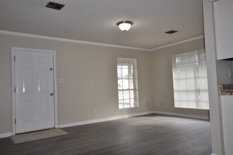 107 Antoinette Street - Photo 2 of 18