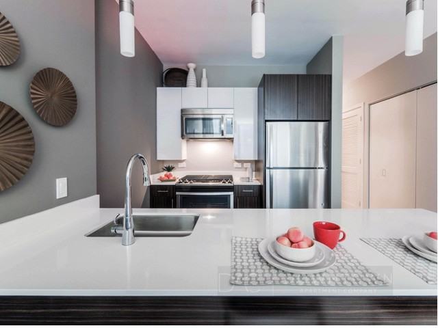 32 N Michigan Ave - Photo 3 of 10