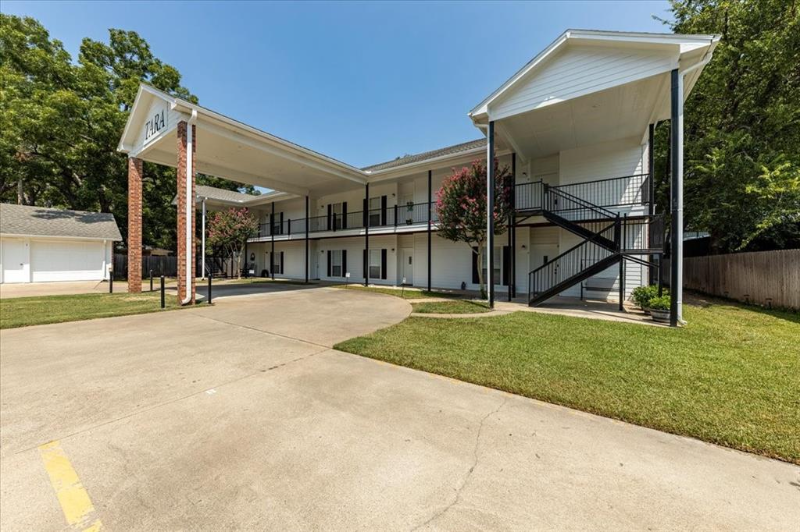 400 N Gaither St #8 - Photo 3 of 18