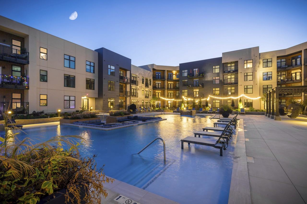 225 Sycamore - Photo 6 of 38