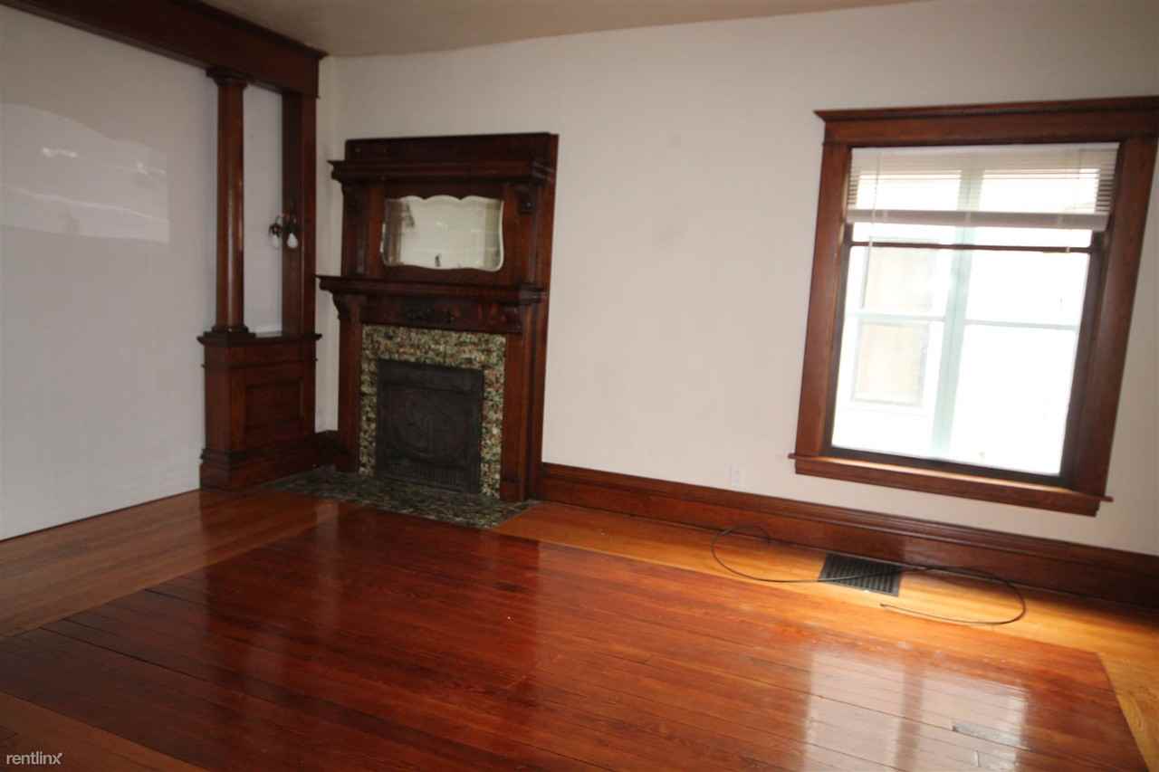 619 Village St - Photo 2 of 21