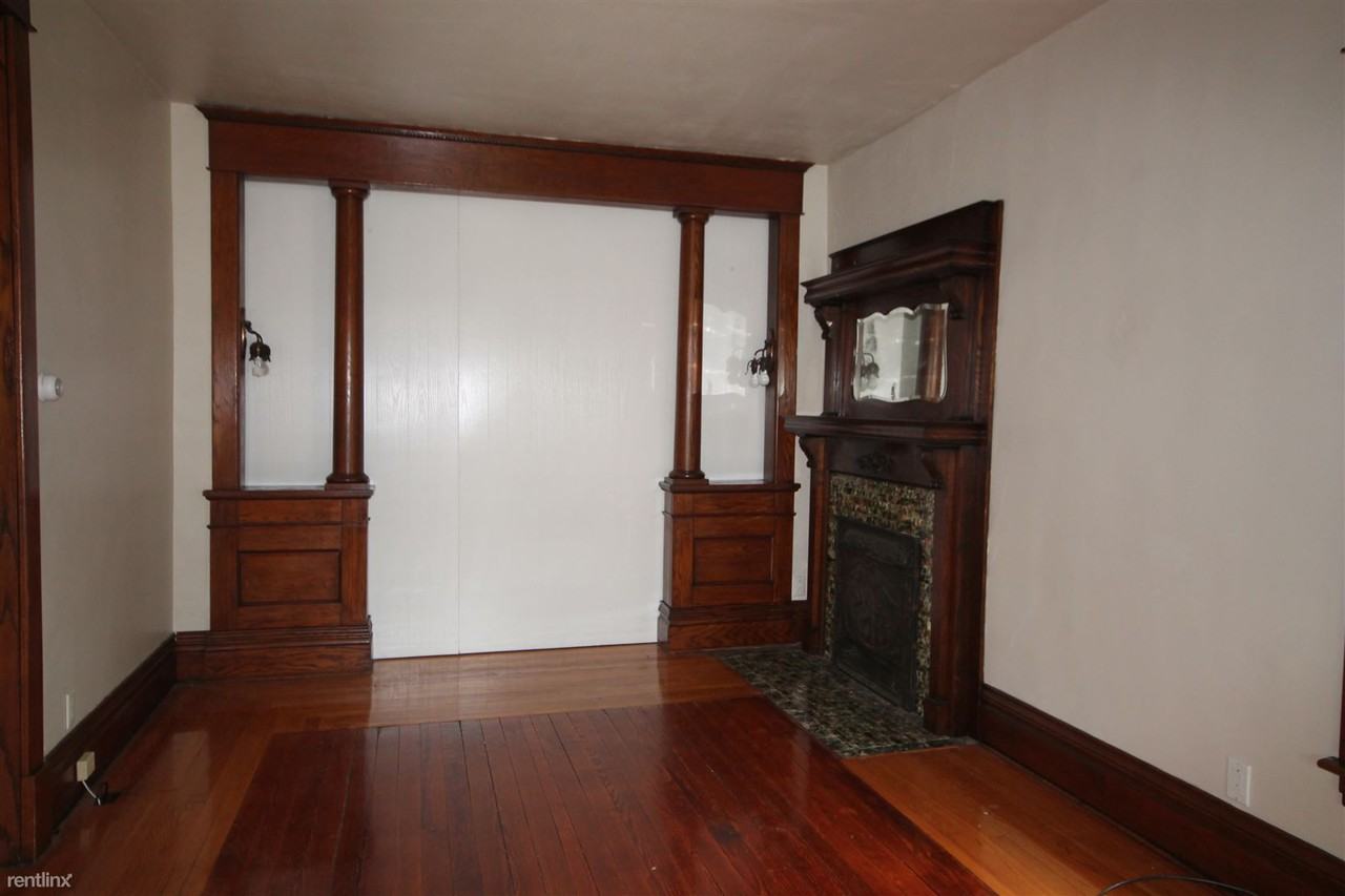 619 Village St - Photo 3 of 21