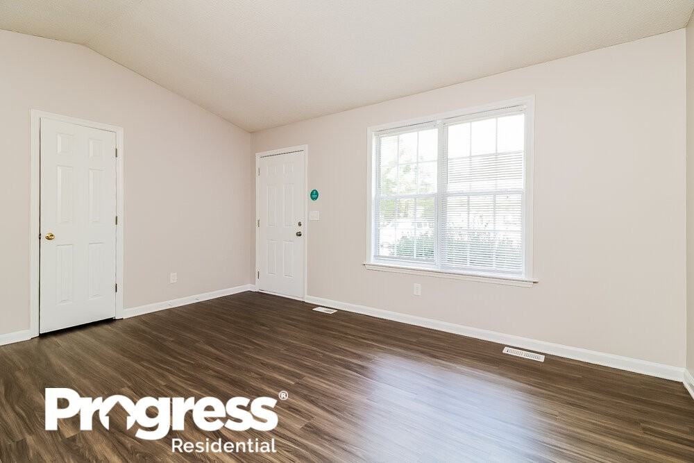 138 Kirkwall Ln - Photo 3 of 16