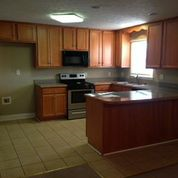 445 Lakeview Rd - Photo 2 of 5