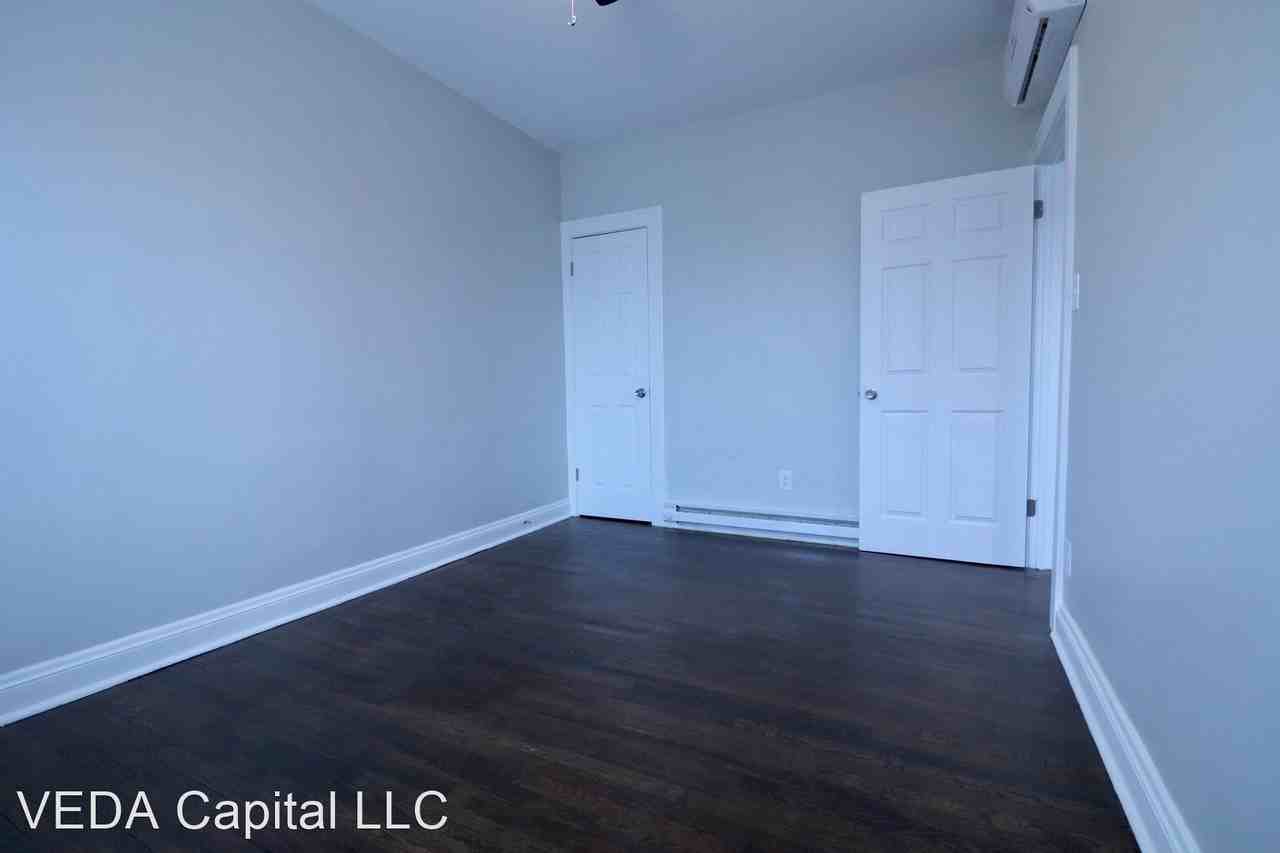 1385 Cranford Ave - Photo 3 of 9