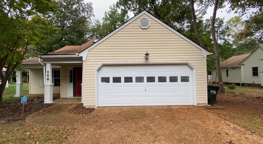 208 Lynns Way - Photo 2 of 32