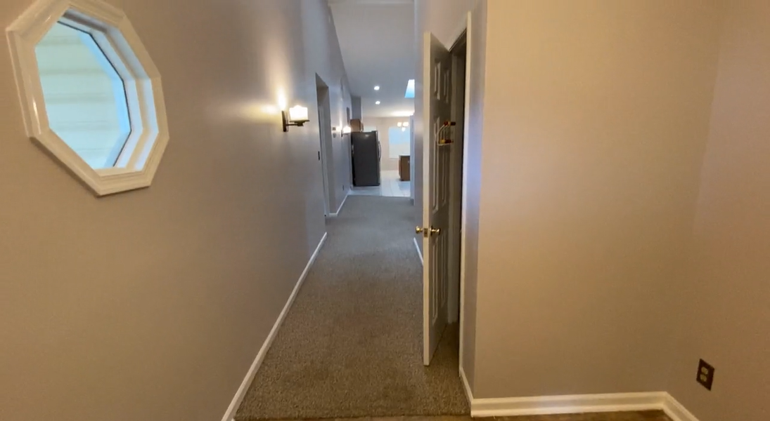 208 Lynns Way - Photo 3 of 32